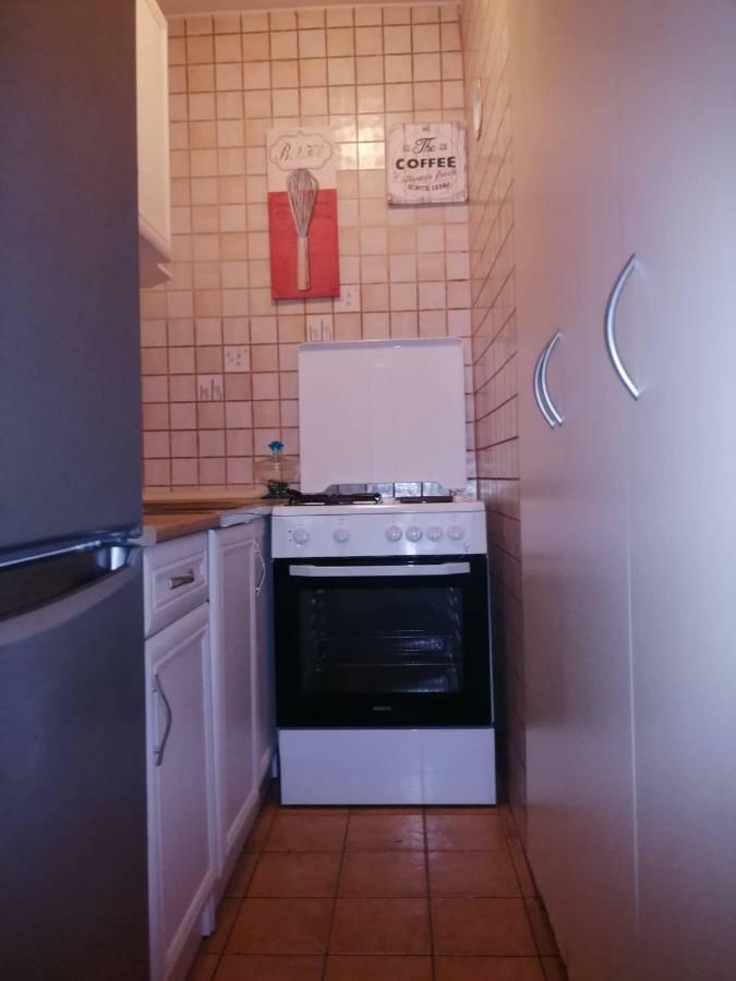 Yellow apartment, central Podgorica Esterno foto