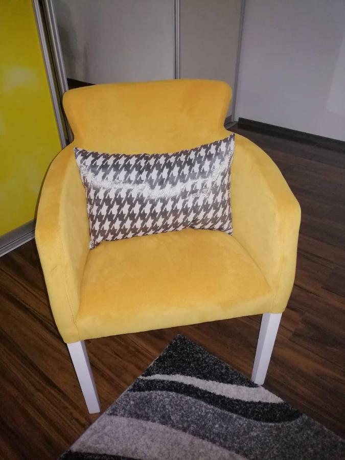 Yellow apartment, central Podgorica Esterno foto